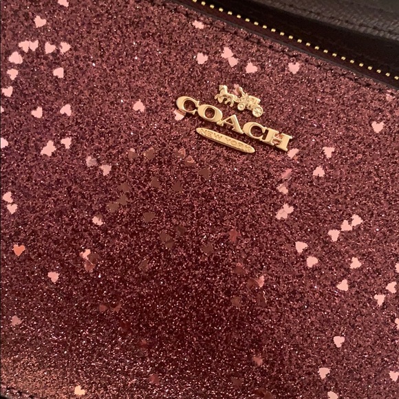 * SOLD* New heart glitter small wristlet coach - Picture 5 of 6